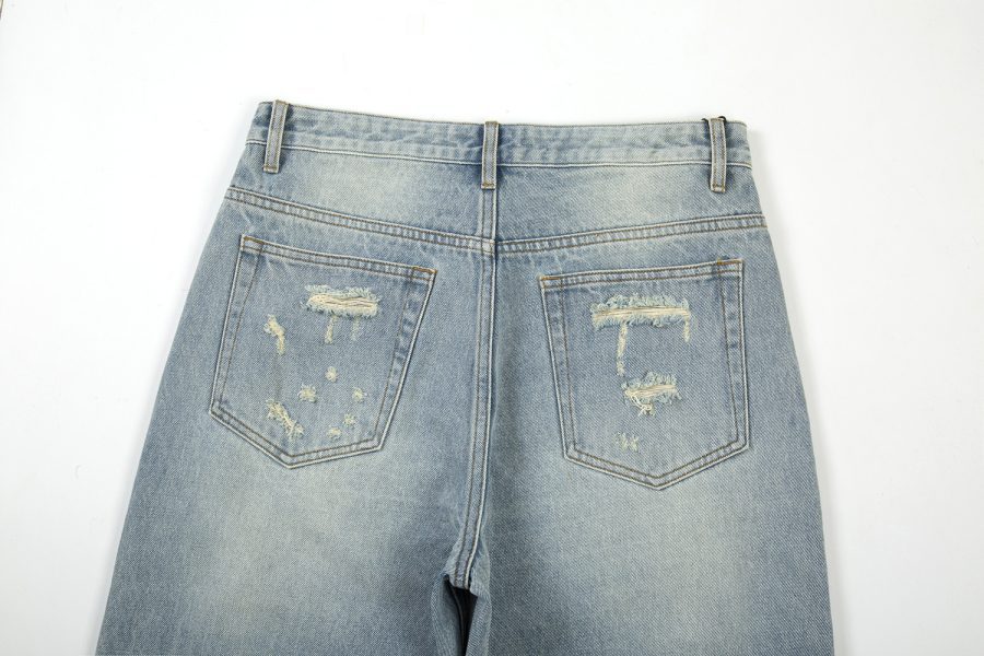 High Street Men's Washed Loose Whiskered Ripped Jeans - Image 4