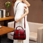 Women's Cowhide Vintage Crossbody Handbag - Image 3