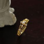 Women's Gold-plated Antique Hollow Ring - Image 3