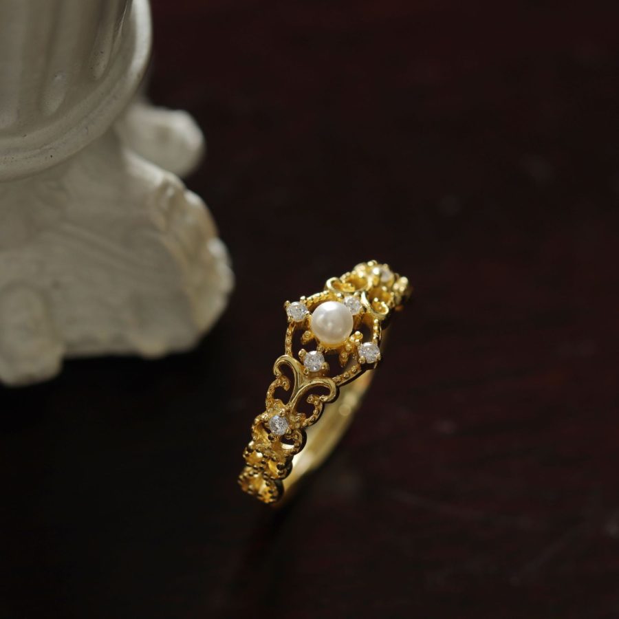Women's Gold-plated Antique Hollow Ring - Image 3