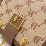 Retro Chain Shoulder Strap Large Capacity Women's Bag - Image 6