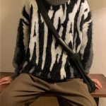 Splice Knit Thickened Crew Neck Loose Pullover Sweater - Image 2