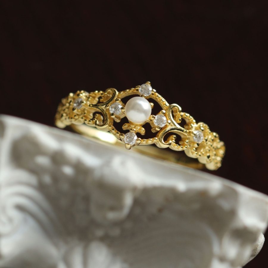 Women's Gold-plated Antique Hollow Ring - Image 4
