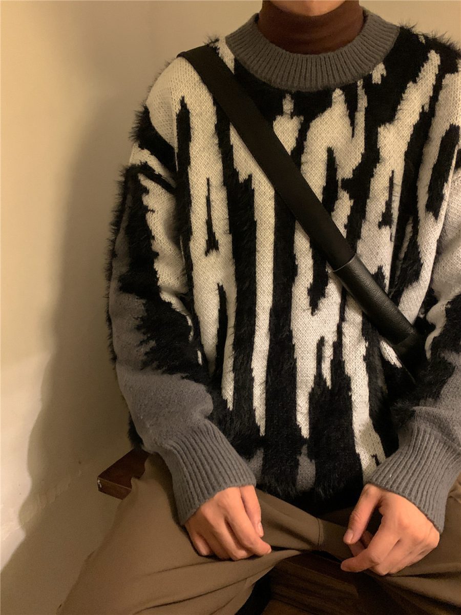 Splice Knit Thickened Crew Neck Loose Pullover Sweater - Image 4