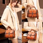 Women's Cowhide Vintage Crossbody Handbag - Image 5